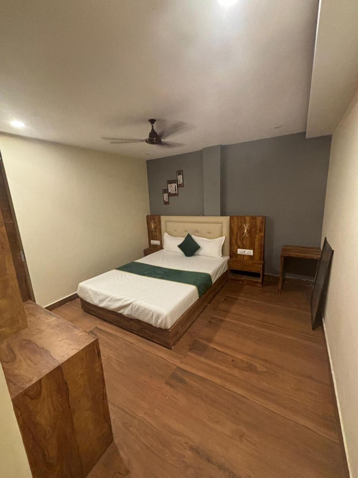 Hotel Z-A-R-A Park Goregaon West มุมไบ ภายนอก รูปภาพ