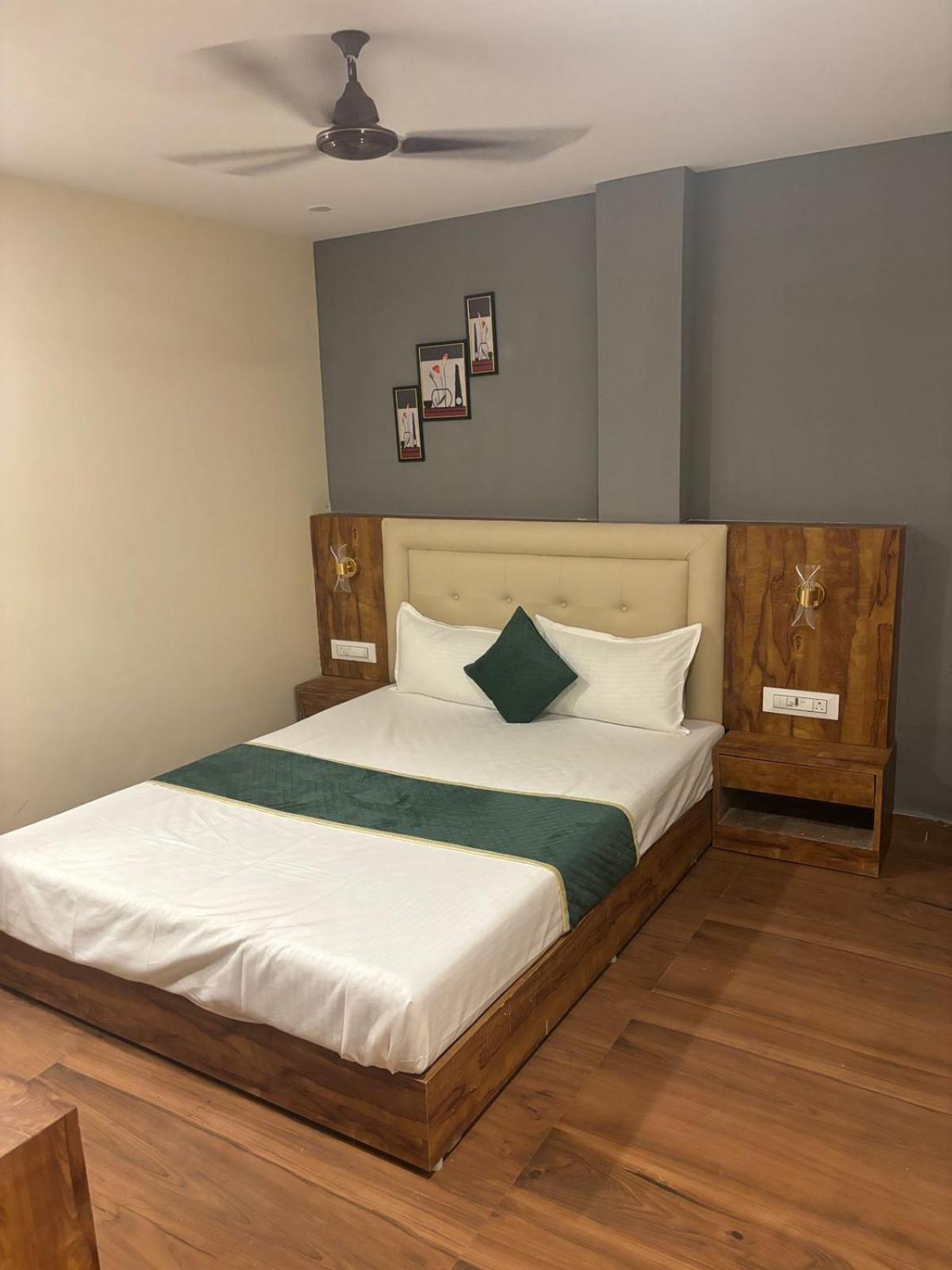 Hotel Z-A-R-A Park Goregaon West มุมไบ ภายนอก รูปภาพ